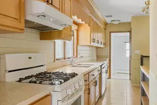 13 Rawson Rd, Arlington, MA 02474 - Photo 11
