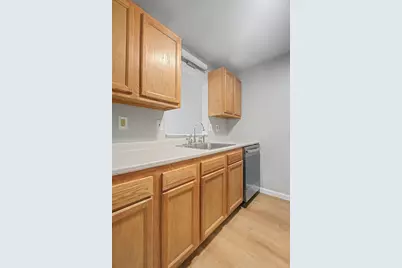 164 High St #203, Holyoke, MA 01040 - Photo 3