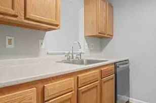164 High St, Holyoke, MA 01040 - Photo 3