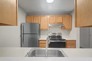 164 High St, Holyoke, MA 01040 - Photo 1