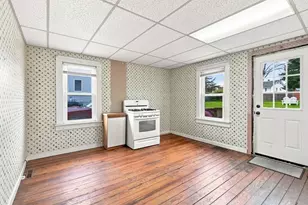 255 Center St, Ludlow, MA 01056 - Photo 9