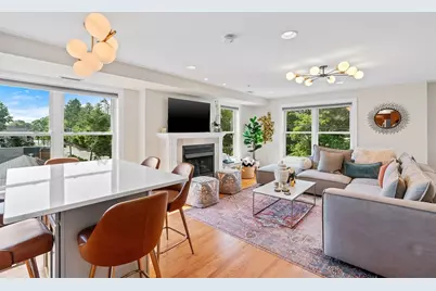 829 Lagrange St #4, Boston, MA 02132 - Photo 7