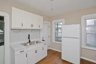 132 Grover St, Springfield, MA 01104 - Photo 7