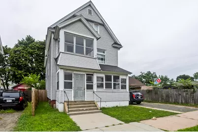 132 Grover St, Springfield, MA 01104 - Photo 3
