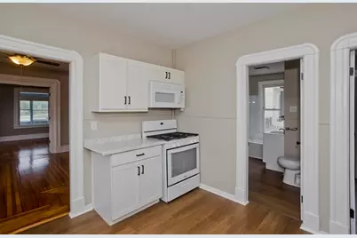 132 Grover St, Springfield, MA 01104 - Photo 5