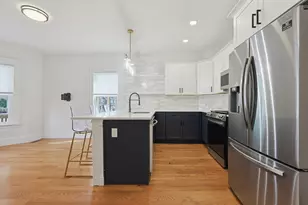 54 Bloomfield St, Boston, MA 02124 - Photo 9