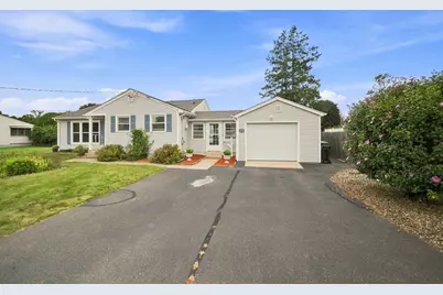70 Crestwood, Chicopee, MA 01020 - Photo 3
