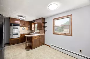 70 Crestwood, Chicopee, MA 01020 - Photo 7