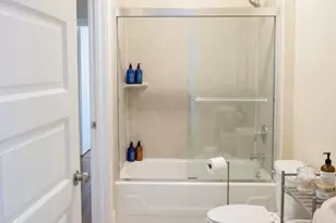 37 Waverly St, Boston, MA 02135 - Photo 9