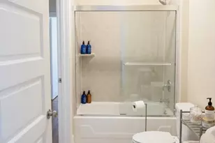 37 Waverly St, Boston, MA 02135 - Photo 9