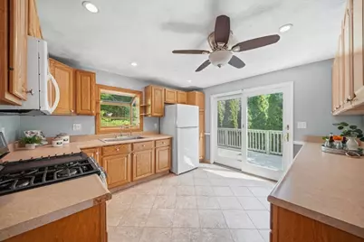 121 Regina S Dr, Tewksbury, MA 01876 - Photo 13