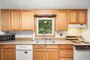 16 Crown Rd, Westford, MA 01886 - Photo 7