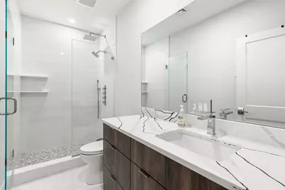 582 E Broadway #4, Boston, MA 02127 - Photo 13