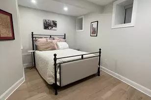 5 Garden Ct, Boston, MA 02113 - Photo 11