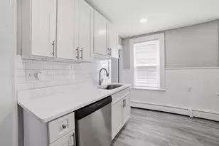 8 Hooper St, Worcester, MA 01605 - Photo 5