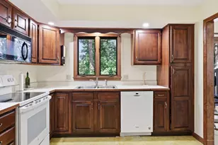3 Castle Hill Rd, Agawam, MA 01001 - Photo 9