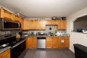 10 Wrentham Rd, Worcester, MA 01602 - Photo 9