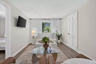 29 Walnut St, Plymouth, MA 02360 - Photo 3
