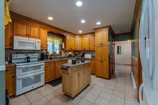 135 Thurber Ave, Somerset, MA 02725 - Photo 17