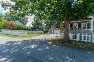 135 Thurber Ave, Somerset, MA 02725 - Photo 5