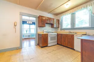 51 Itendale St, Springfield, MA 01108 - Photo 15