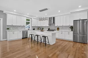 44 Grandview Rd, Reading, MA 01867 - Photo 3