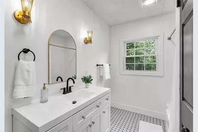 115 Saint James Ave, Chicopee, MA 01020 - Photo 17