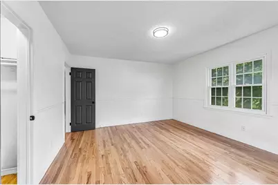 115 Saint James Ave, Chicopee, MA 01020 - Photo 15