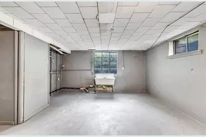 115 Saint James Ave, Chicopee, MA 01020 - Photo 35