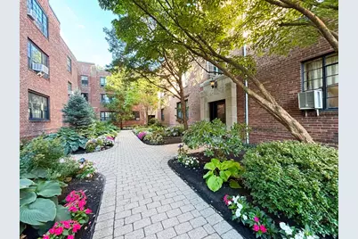 92 Marion St #4, Brookline, MA 02446 - Photo 17
