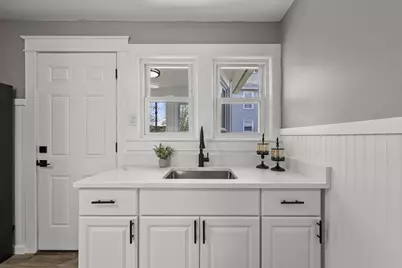 100 Essex St, Pittsfield, MA 01201 - Photo 17