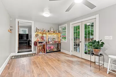 70 Pine St, Chicopee, MA 01020 - Photo 33