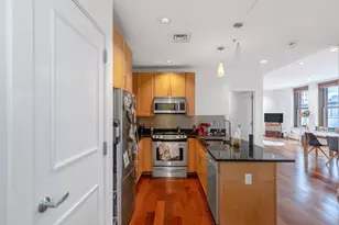 70 Lincoln St, Boston, MA 02111 - Photo 3
