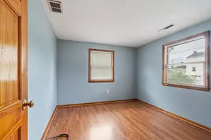 170 Townsend Ave, Lowell, MA 01854 - Photo 35