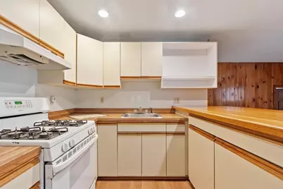 170 Townsend Ave, Lowell, MA 01854 - Photo 31