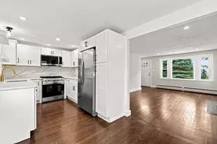 7 Franklin St, Boston, MA 02136 - Photo 17