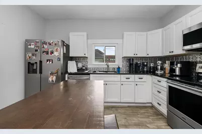 1971 Northampton St, Holyoke, MA 01040 - Photo 13