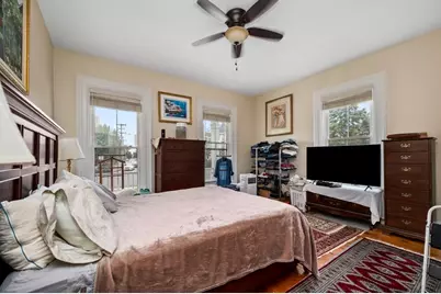 1971 Northampton St, Holyoke, MA 01040 - Photo 9