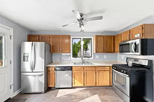 15 Sunflower Ln, Westfield, MA 01085 - Photo 11