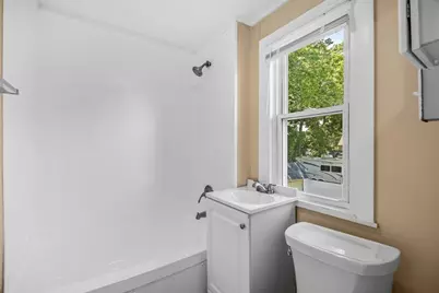 32-34 Pearl St, Chicopee, MA 01013 - Photo 9