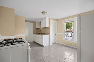 32-34 Pearl St, Chicopee, MA 01013 - Photo 3