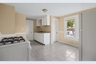 32-34 Pearl St, Chicopee, MA 01013 - Photo 3