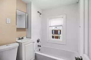 32-34 Pearl St, Chicopee, MA 01013 - Photo 17
