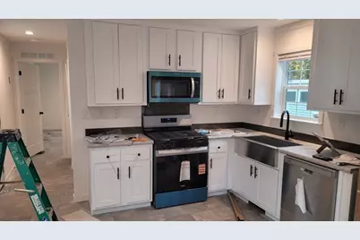 286 Newbury #10, Peabody, MA 01960 - Photo 5