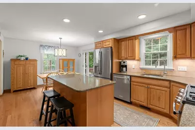 13 Bayberry Rd, Raynham, MA 02767 - Photo 9