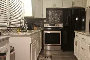 369 Breckwood Blvd, Springfield, MA 01109 - Photo 3
