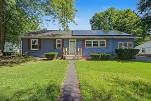 369 Breckwood Blvd, Springfield, MA 01109 - Photo 1