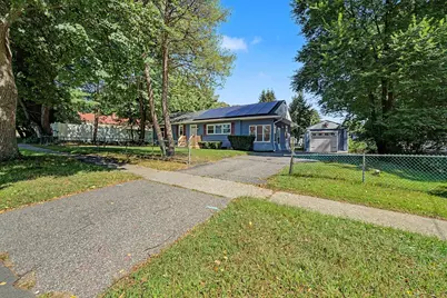 369 Breckwood Blvd, Springfield, MA 01109 - Photo 3