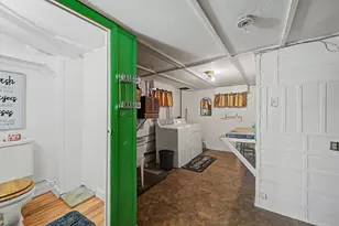 369 Breckwood Blvd, Springfield, MA 01109 - Photo 23