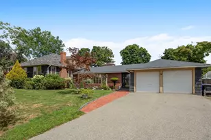92 Narragansett Rd, Quincy, MA 02169 - Photo 1